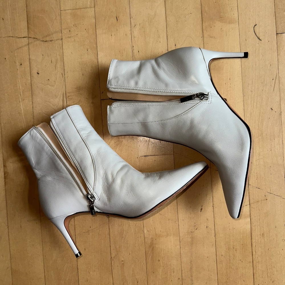 Like New SCHUTZ white Bette Bootie, 7, GD1159 - Picture 9 of 11